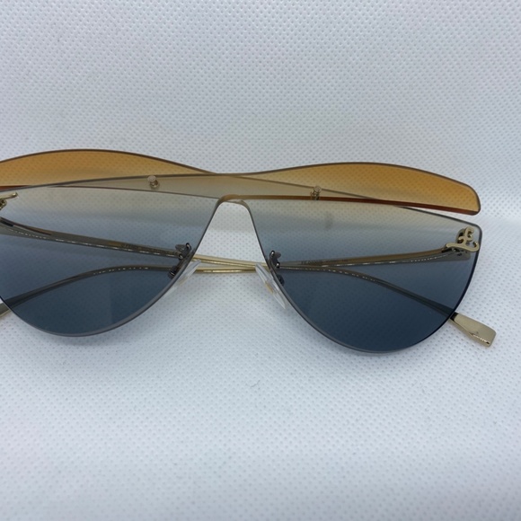 NWT Fendi FF Kalligraphy Grey Cat Eye Sunglasses - Picture 4 of 7